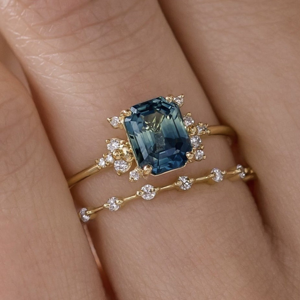 Luxurious Emerald Cut Sapphire Blue Gemstone Ring with Crystal Accents Simple Fashionable Dark Blue Zircon Ring Ornament