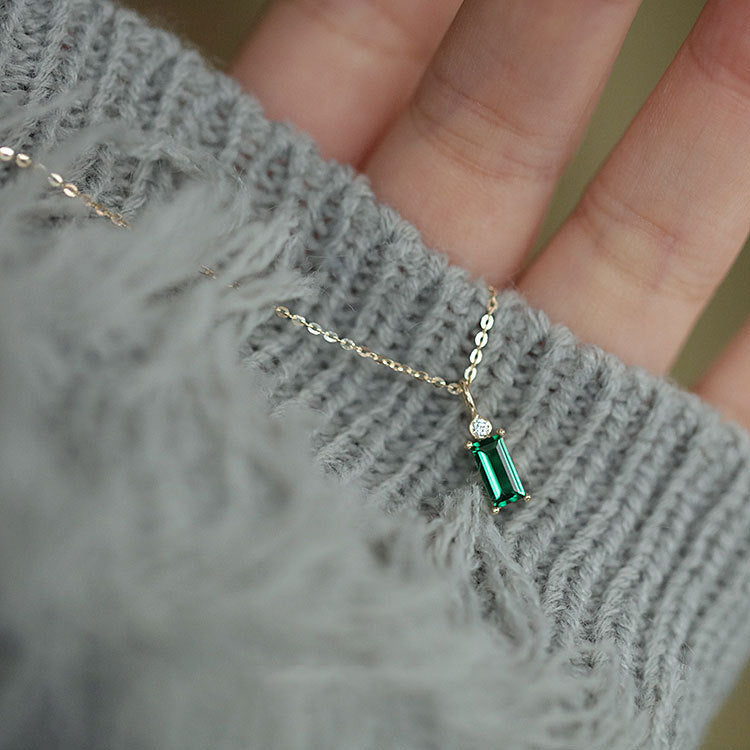 Emerald Green Crystal Pendant Necklace – Minimal, Elegant & Timeless Princess Square Four Prongs Inlaid Japanese And Korean Pendant Necklace