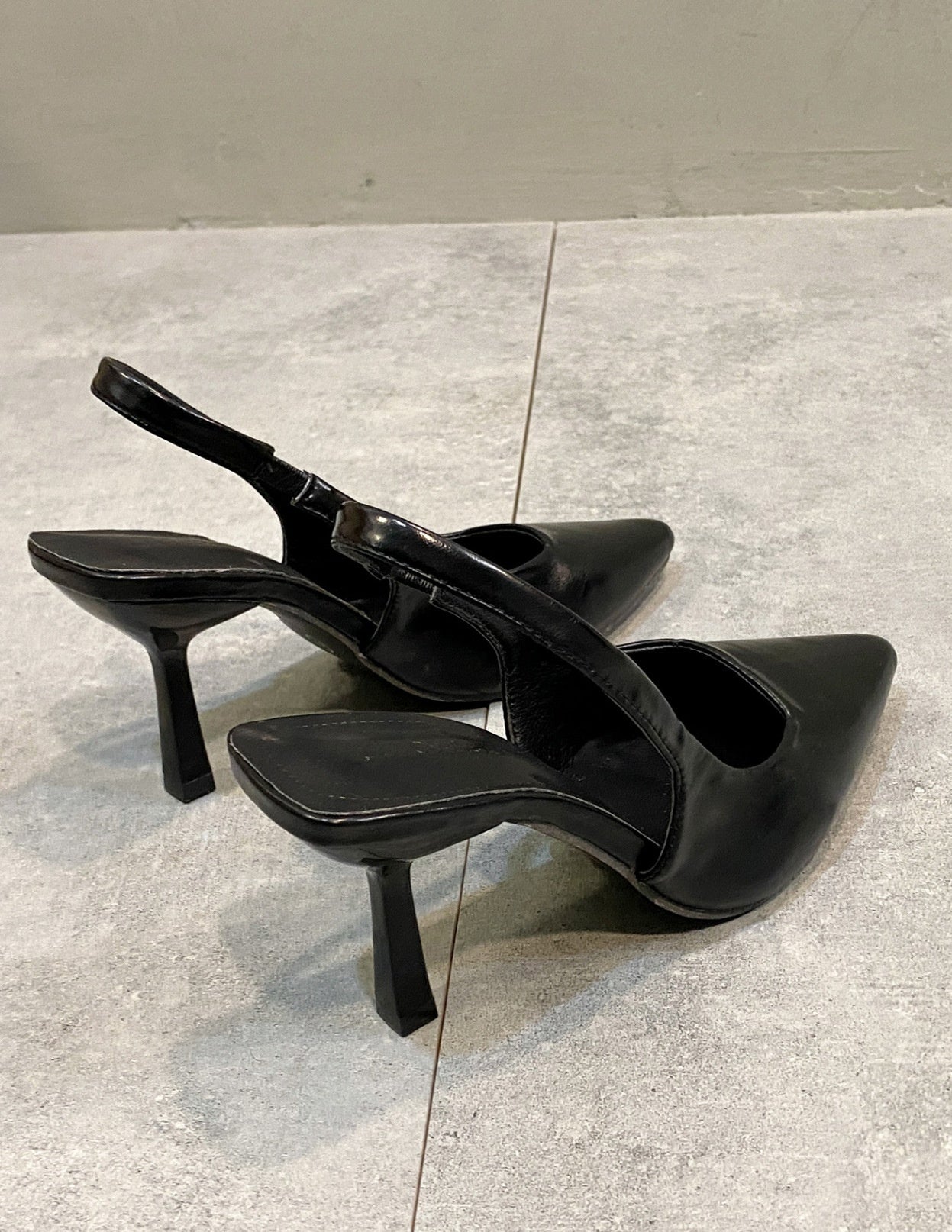 Pointed-Toe Slingback Heels – White Back Strap Shoes Slim-fit Strap High Heels Stiletto Kitten Pumps in Silver, Black & Leopard