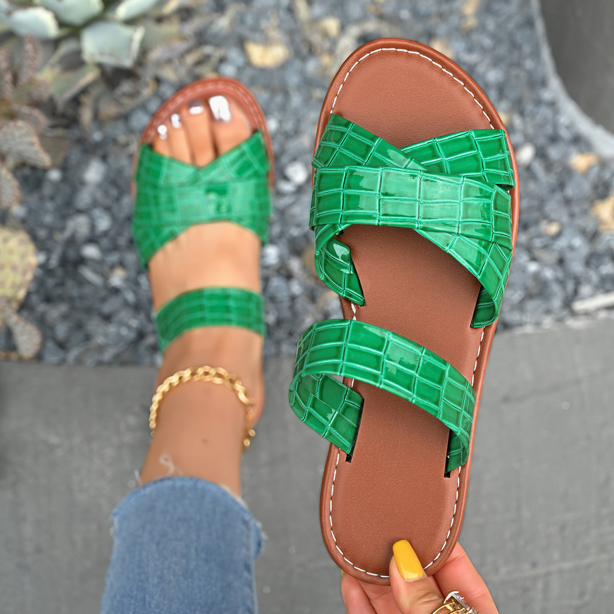Gloss Luxe Slippers– Where Glam Meets Comfort Plus Size Slippers Cross-strap Flat Slippers