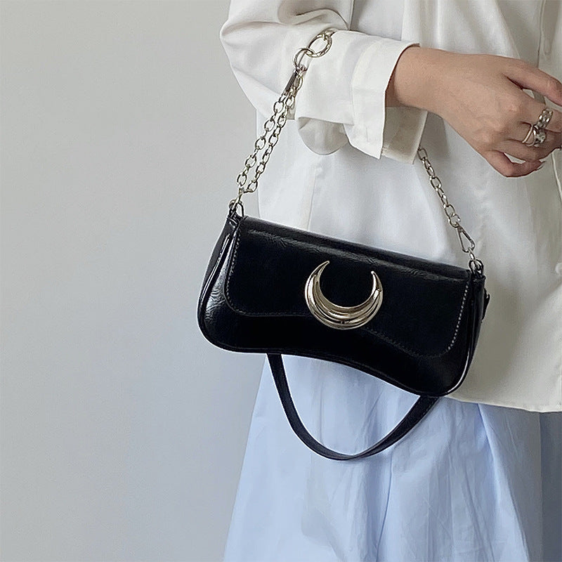 Moon Twist Lock Shoulder Bag Black Underarm Bag