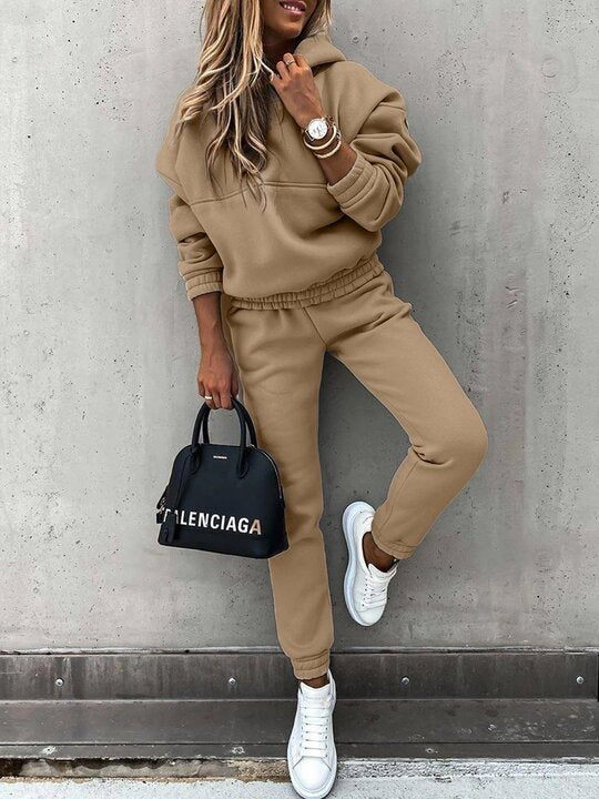 Chic Street Lounge Set – Cozy Meets Couture Women's New Hooded Sweatshirt Sports Suit
