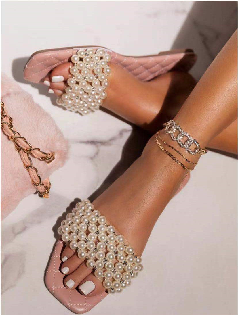 Trendy Slippers That Steal the Spotlight Ladies Casual Summer Flat Beach Slippers Women Slippers