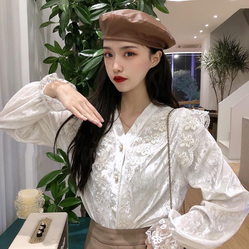 Victorian Style White/Black Lace Detail Top Shirts Women V-Neck Flare Sleeve Patchwork French