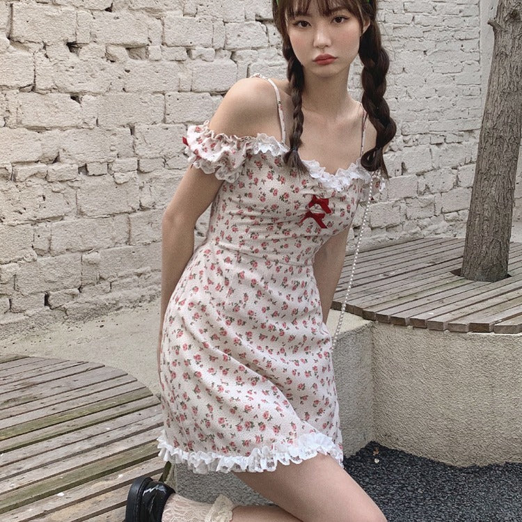 One-Shoulder Short-Sleeved Lace Dress