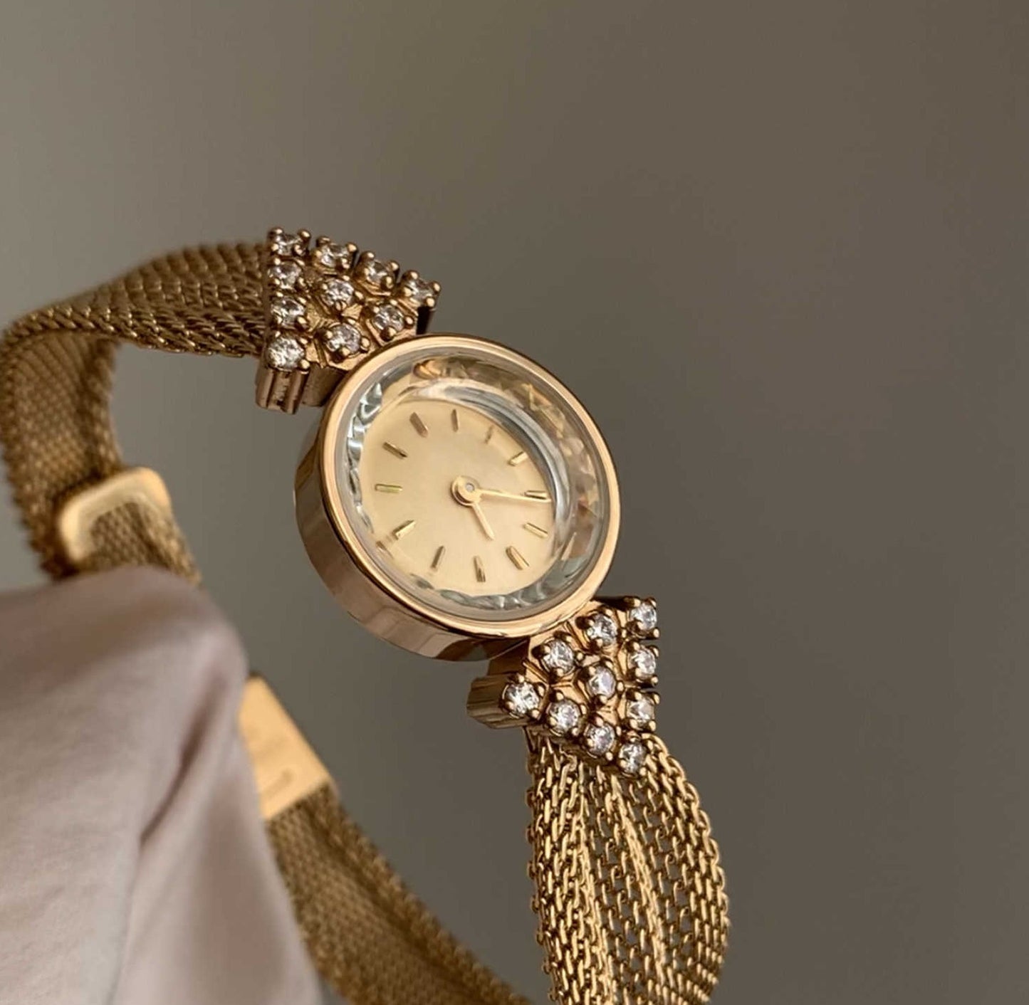 Strap Retro Court Style Retro Gold, Round Small Watch For Women's