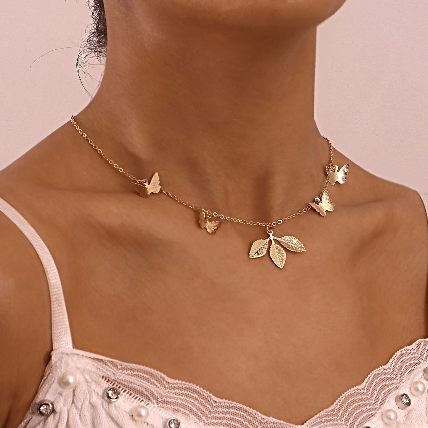 Gold Bee Charm Necklace – Dainty Layered Choker with Insect Pendants for Women Clover Butterfly Pendant Necklace Women