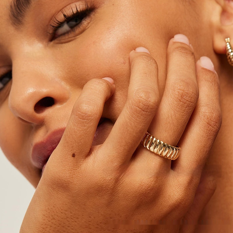 Chic Chunky Silver Tone Wave Pattern Statement Ring Personalized Bread Abstract Ring For Women