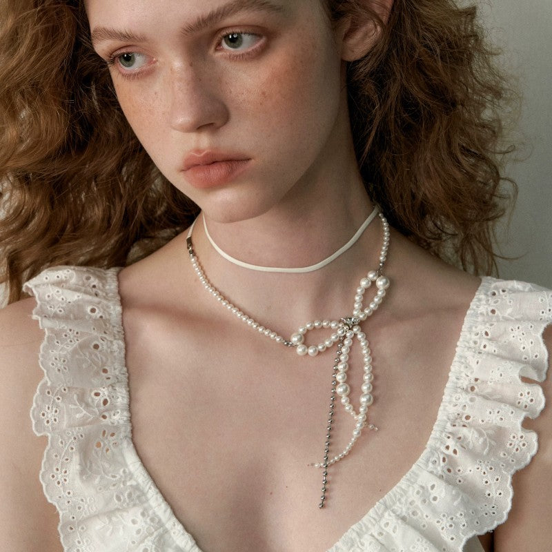 Stringed Pearls Design Bow Chain Leather String Necklace For Women's