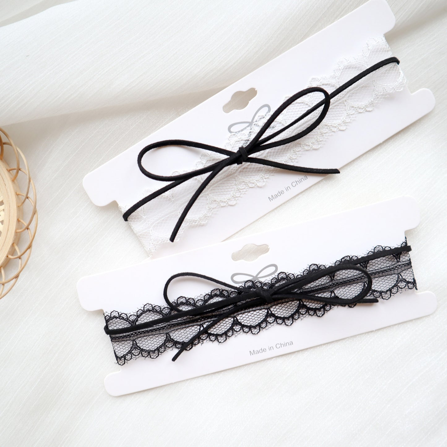 White And Black Lace Lace-up Short Clavicle Chain