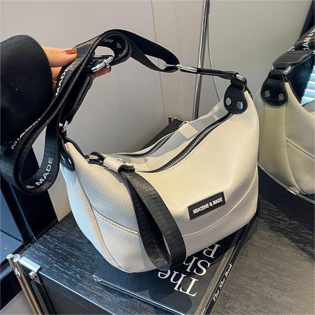 Two-Tone Urban Crescent Shoulder Bag – Street Style Essential Best-selling Crossbody Bags Versatile Dumpling Bag