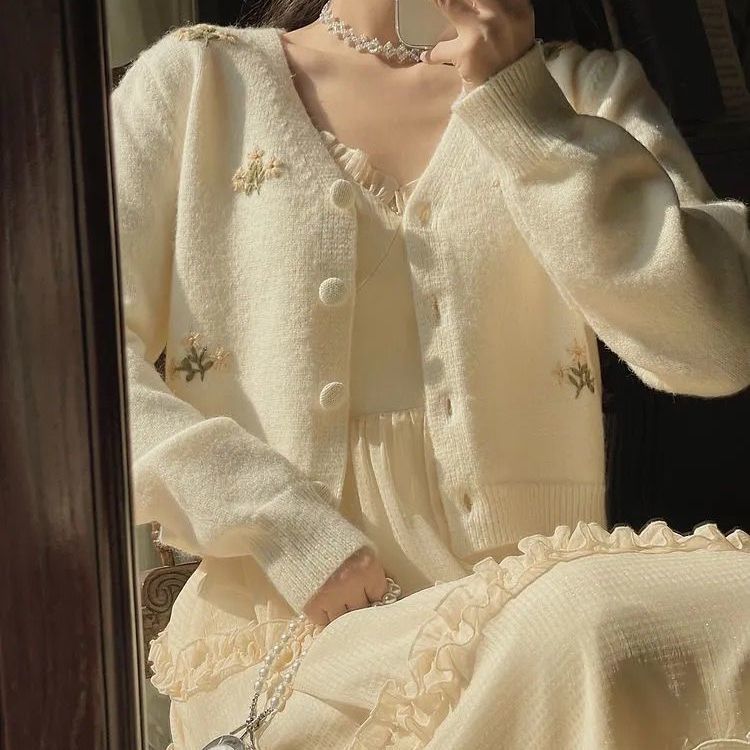 Korean Style Cropped Embroidered Knit Top - Casual & Elegant Long Sleeve Top Korean Short Thin Sweater Jacket