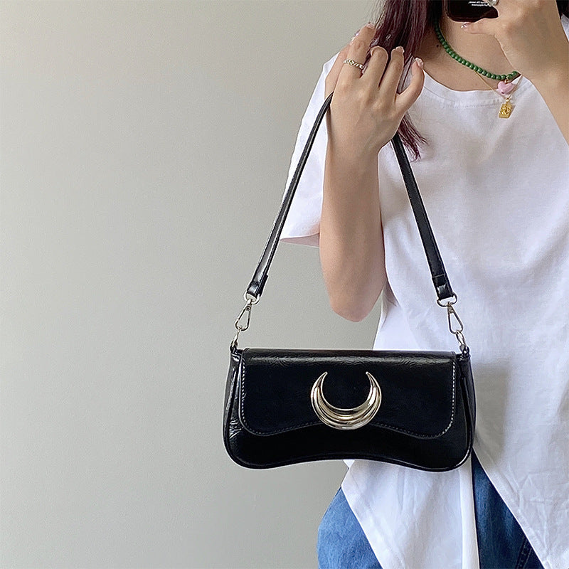 Moon Twist Lock Shoulder Bag Black Underarm Bag