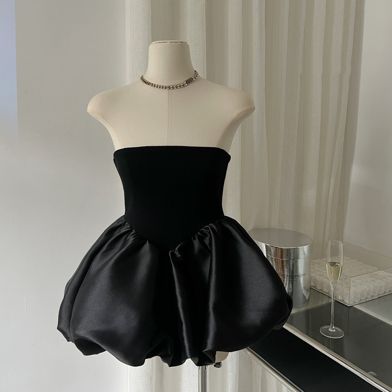 Luxury Satin Strapless Bubble Mini Dress – Elegant Party & Evening Wear Summer New Korean Style Slim Fit French Sexy Top