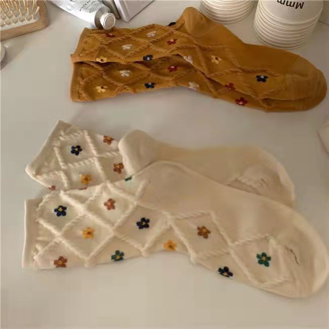 Socks Dongdaemun Rhombus Embossed Small Flowers