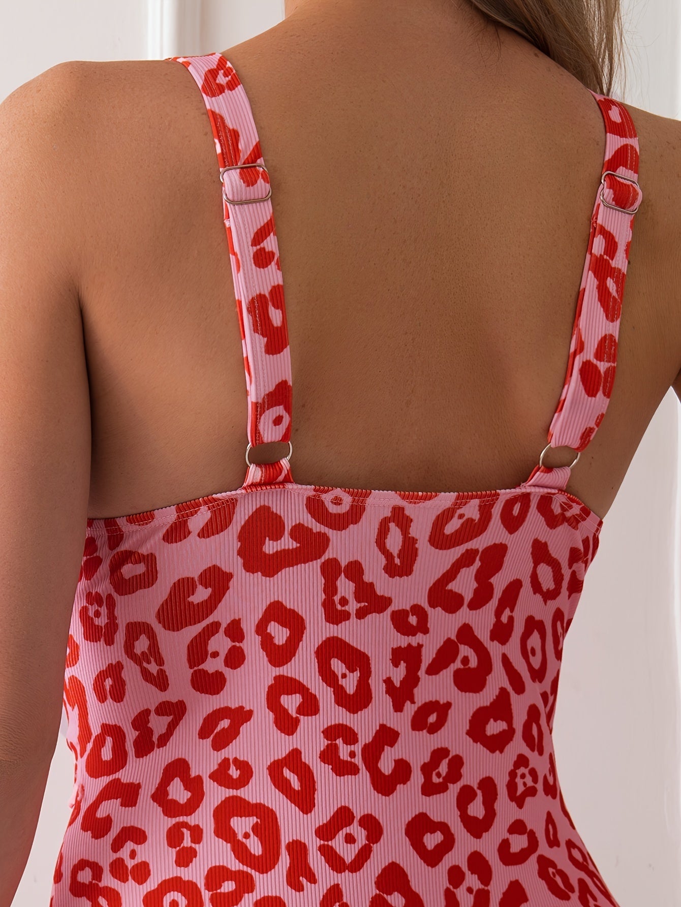Ladies' Fashionable One-piece Swimsuit, Sexy V-neck Leopard Print Random Pattern One-piece Swimsuit