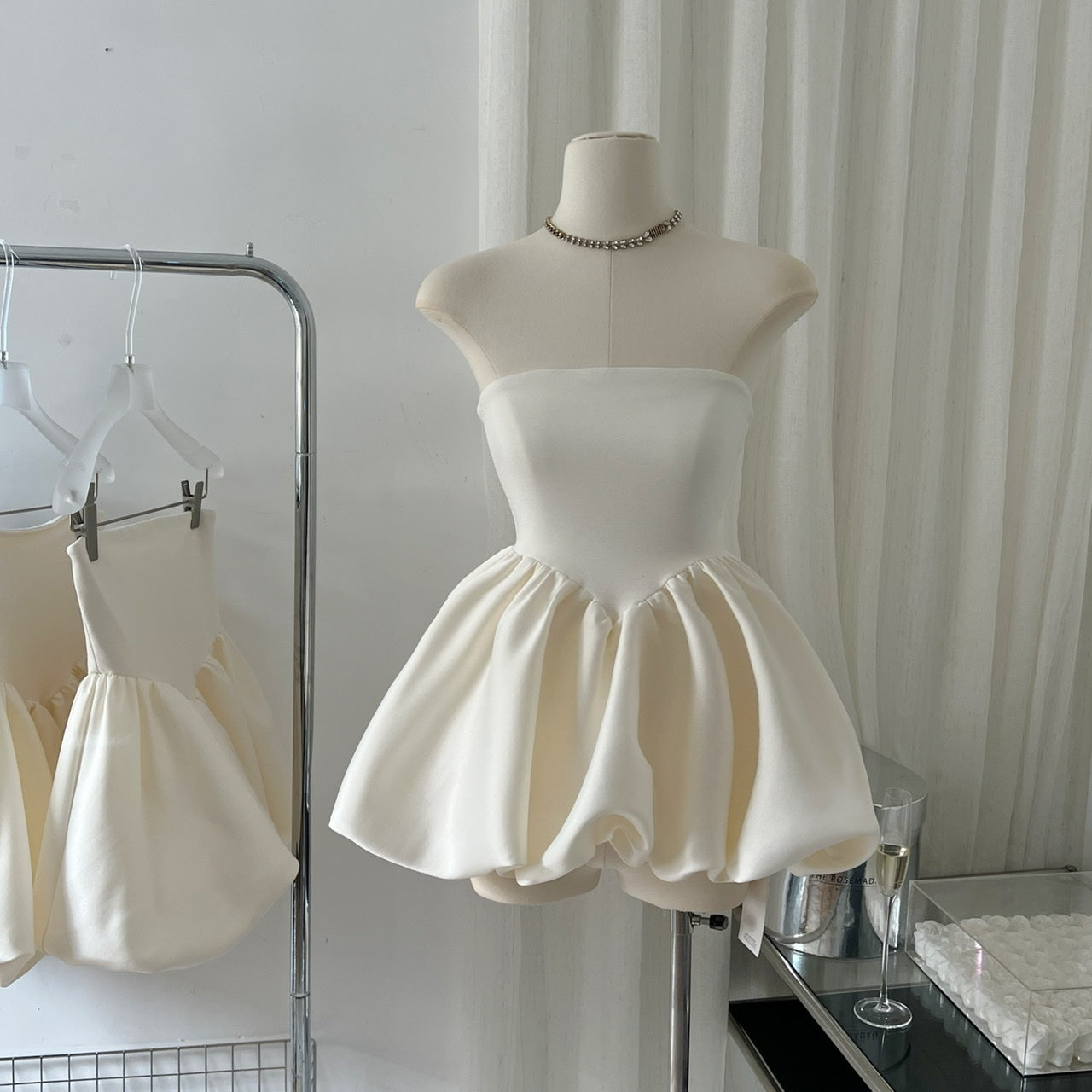 Luxury Satin Strapless Bubble Mini Dress – Elegant Party & Evening Wear Summer New Korean Style Slim Fit French Sexy Top