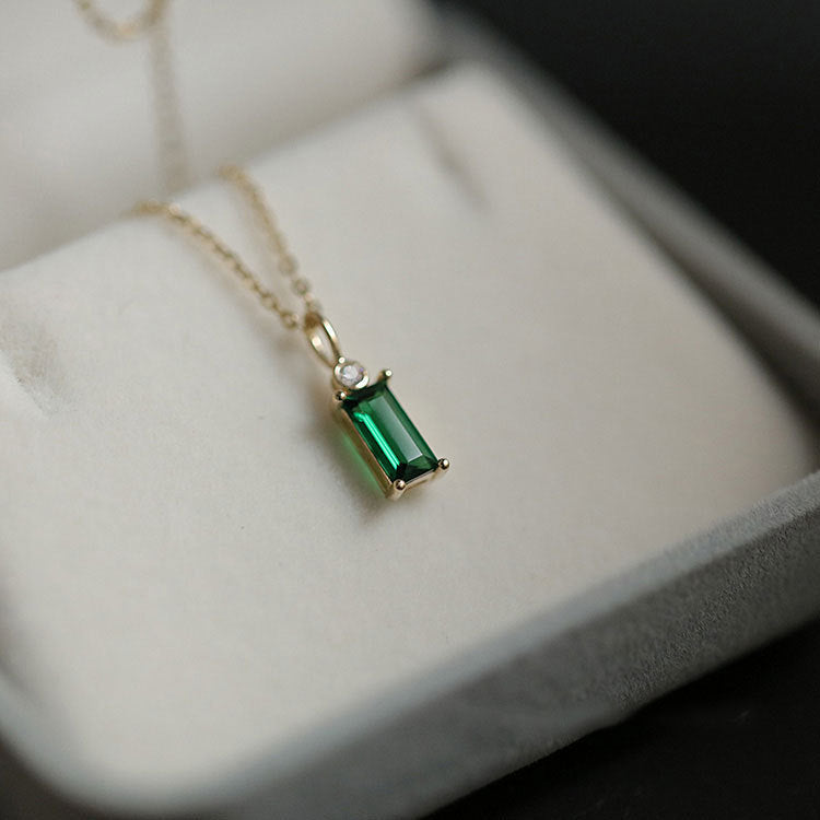Emerald Green Crystal Pendant Necklace – Minimal, Elegant & Timeless Princess Square Four Prongs Inlaid Japanese And Korean Pendant Necklace