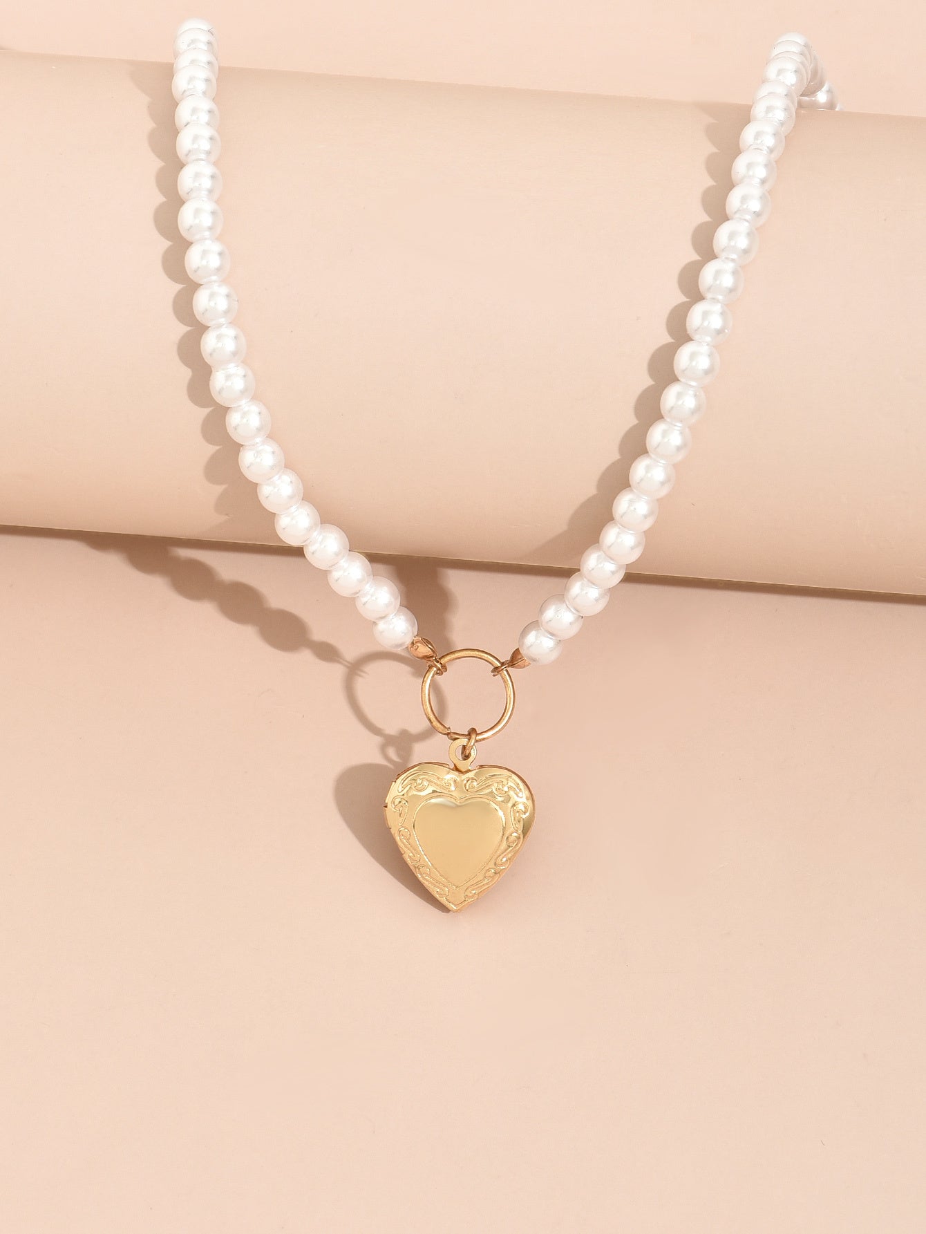 Romantic Pearl Heart Pendant Necklace – Vintage-Inspired Choker Fashion Necklace Cold Wind Clavicle Chain For Women's