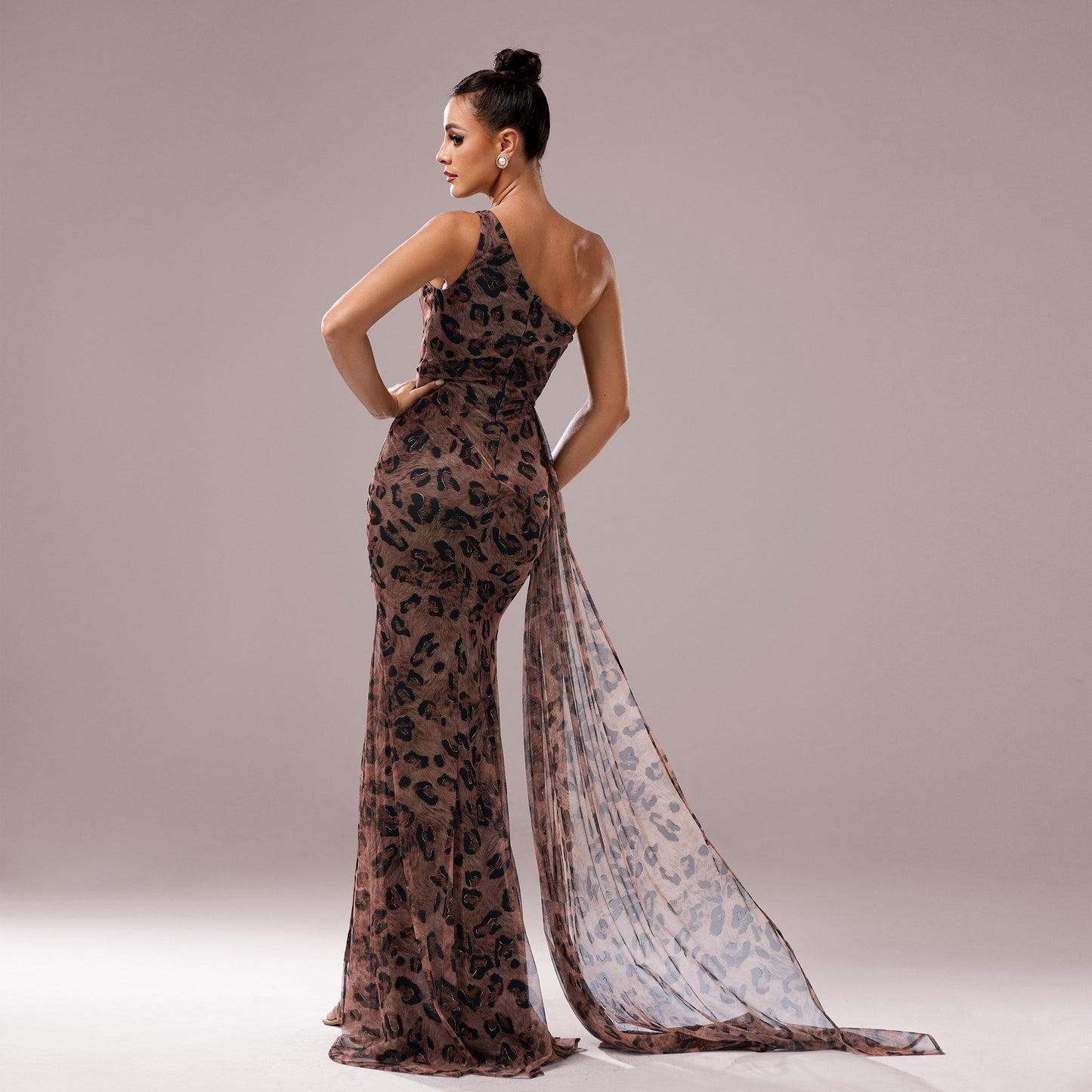 One-Shoulder Floral Evening Gown with Sheer Train & High Slit Diagonal Collar Leopard Sequined Evening Dress For Women's