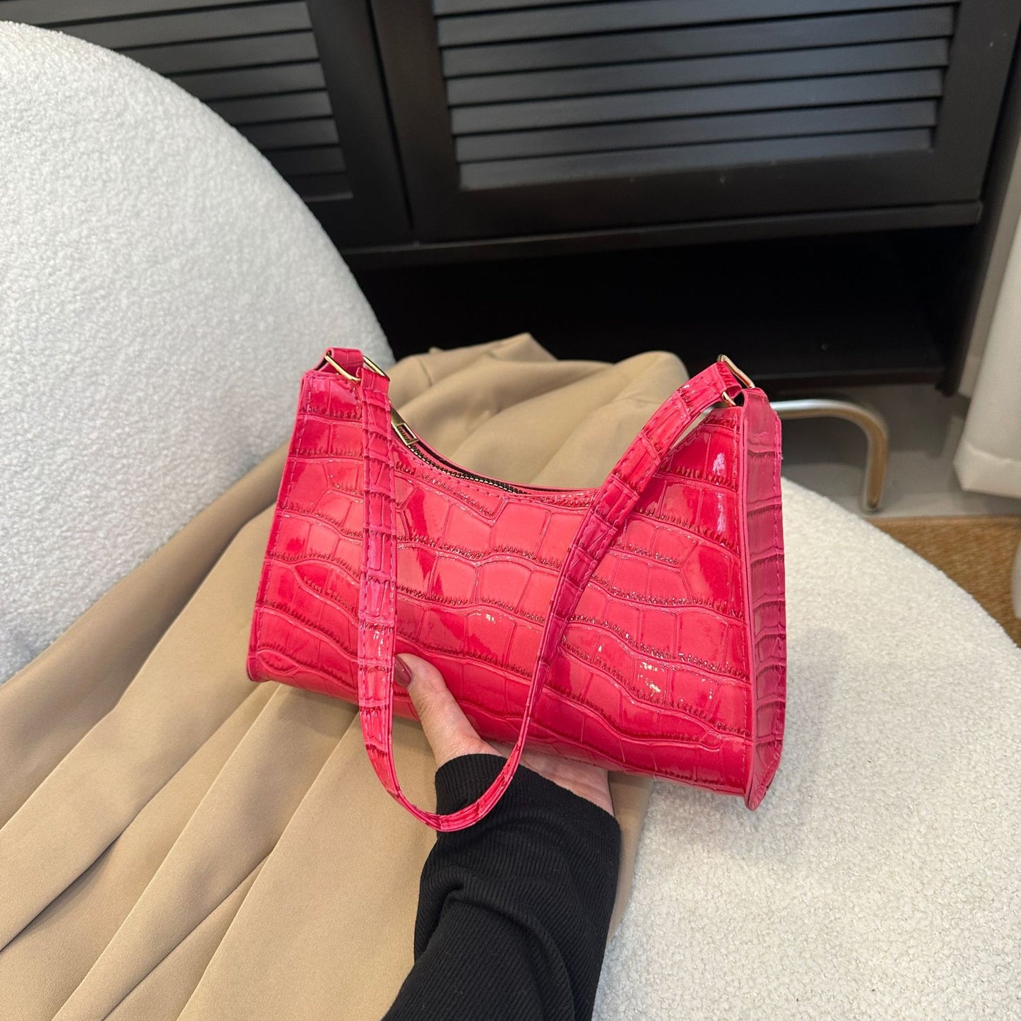 Elegant Crocodile Textured Shoulder Purse | Perfect for Day or Night Embossed Underarm Stone Pattern Candy Color Shoulder Bag