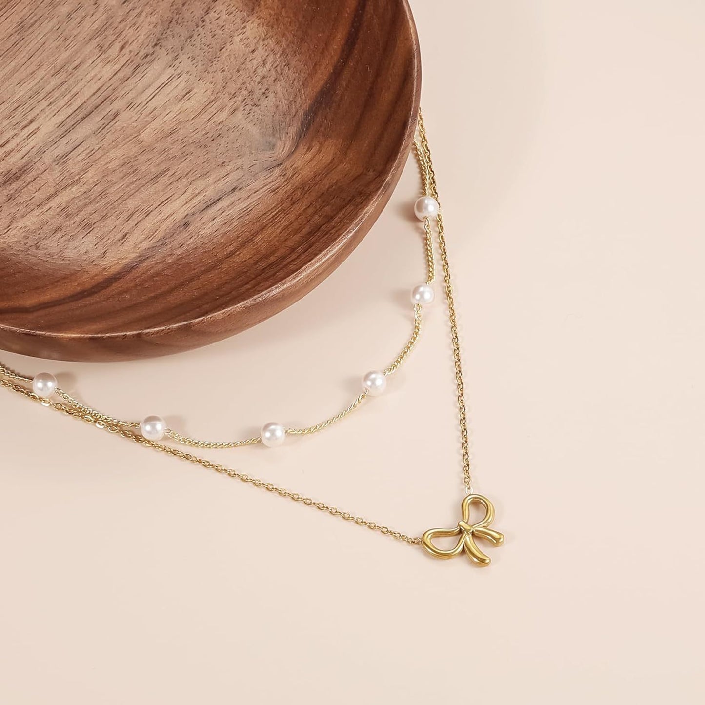Layered Pearl & Bowknot Pendant Necklace Simple Pearl Double Layer Choker Fashion Gold Color Necklaces Chain Small Bow Pendant Necklace Jewelry Gifts For Women Fashion Jewelry Valentine's Day Gifts