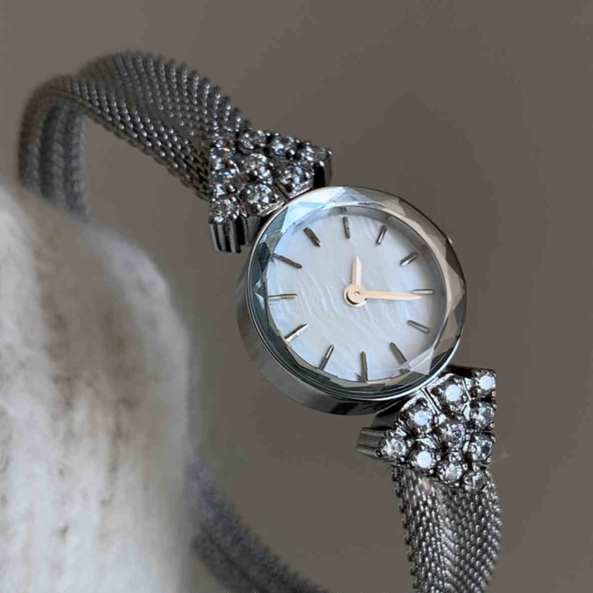 Strap Retro Court Style Retro Gold, Round Small Watch For Women's