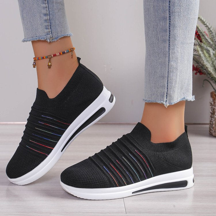 Comfortable Breathable Mesh Walking Shoes with Contrast Sole