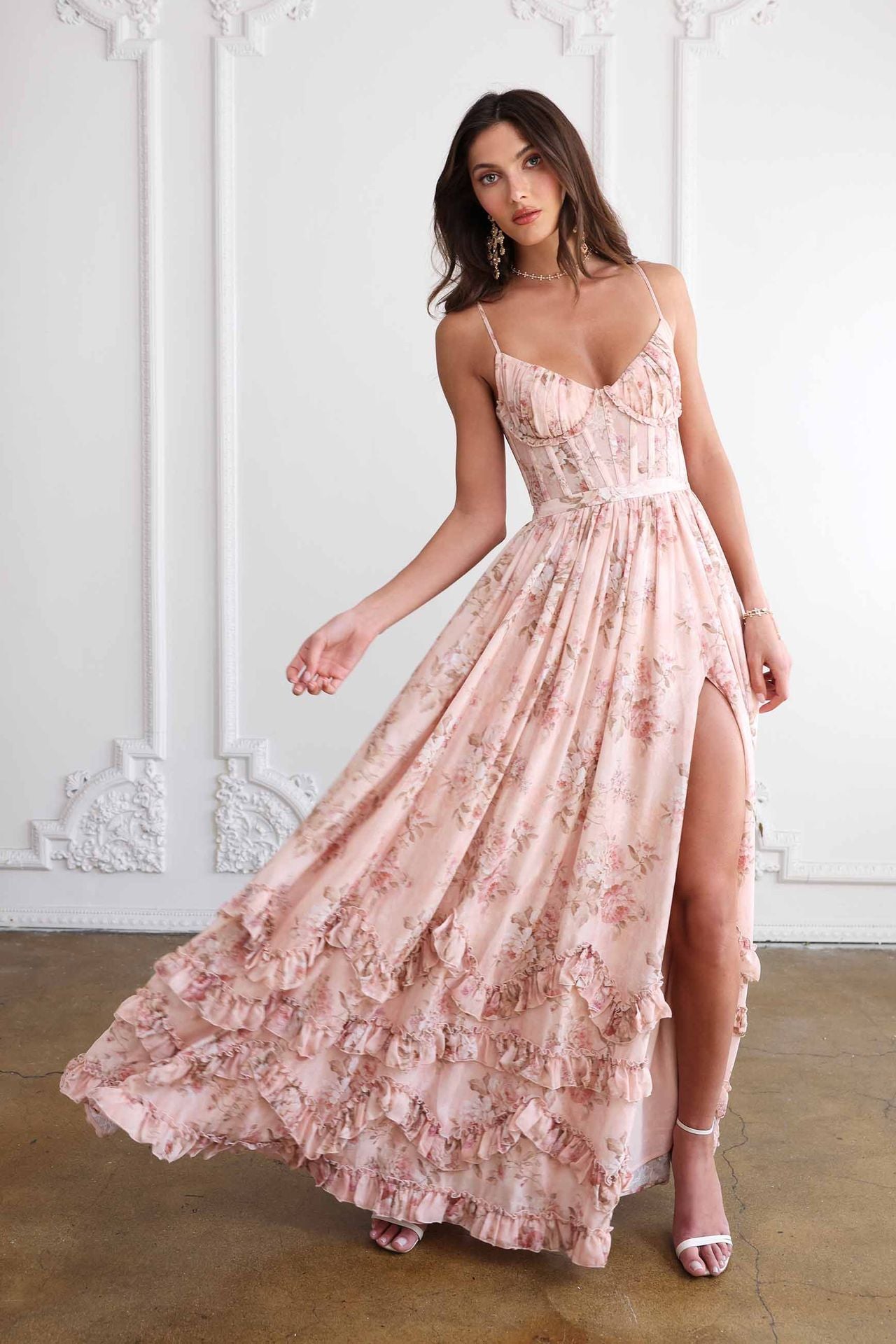 Beautiful And Unique Sling For Seaside Vacation Dresses For Women's