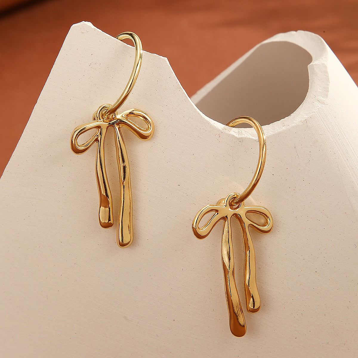 Metal Fashion Minimalist Bowknot Stud Earrings For Women's