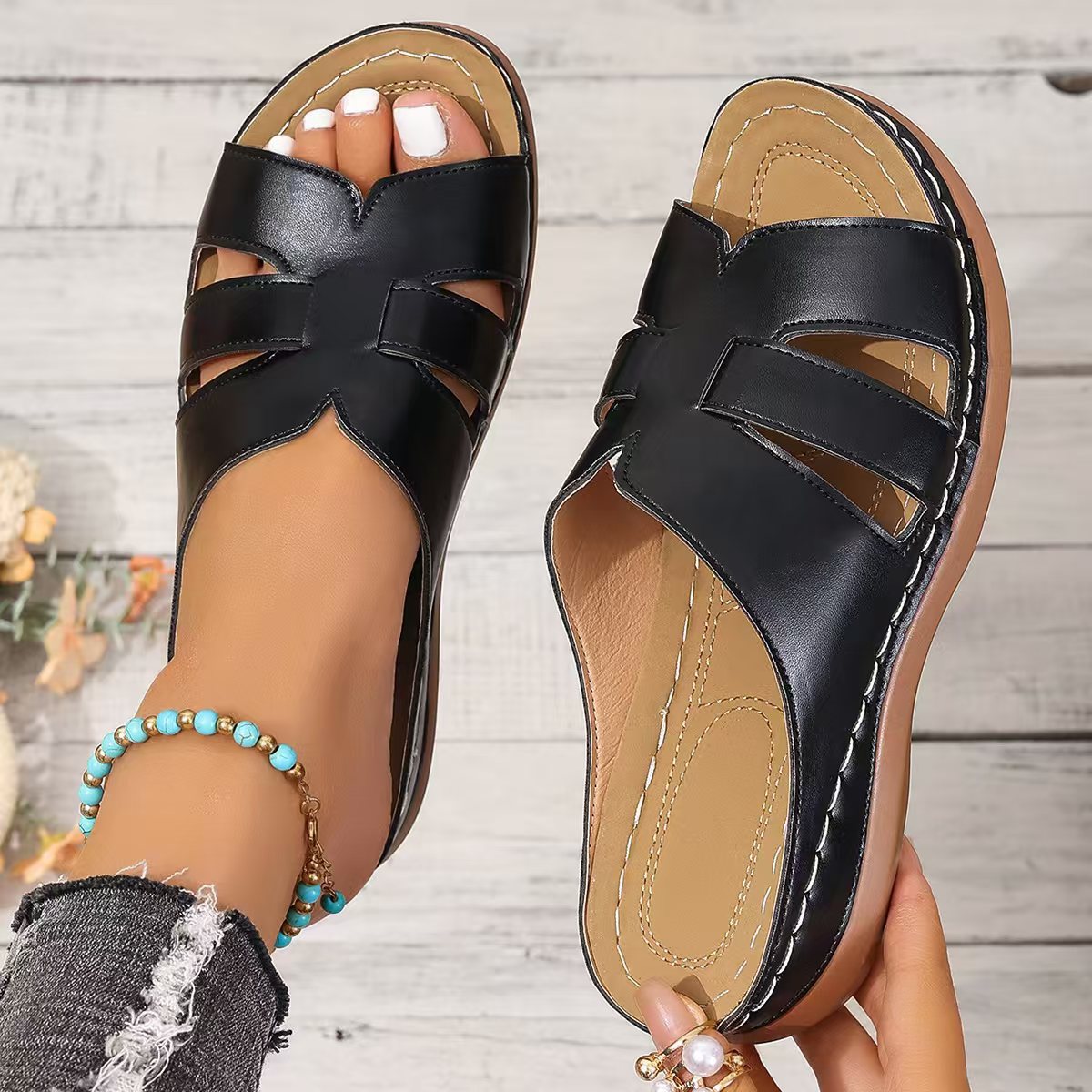 Everyday Comfort Slides – Simple, Stylish, and Supportive Plus Size Women's European And American Style Slippers