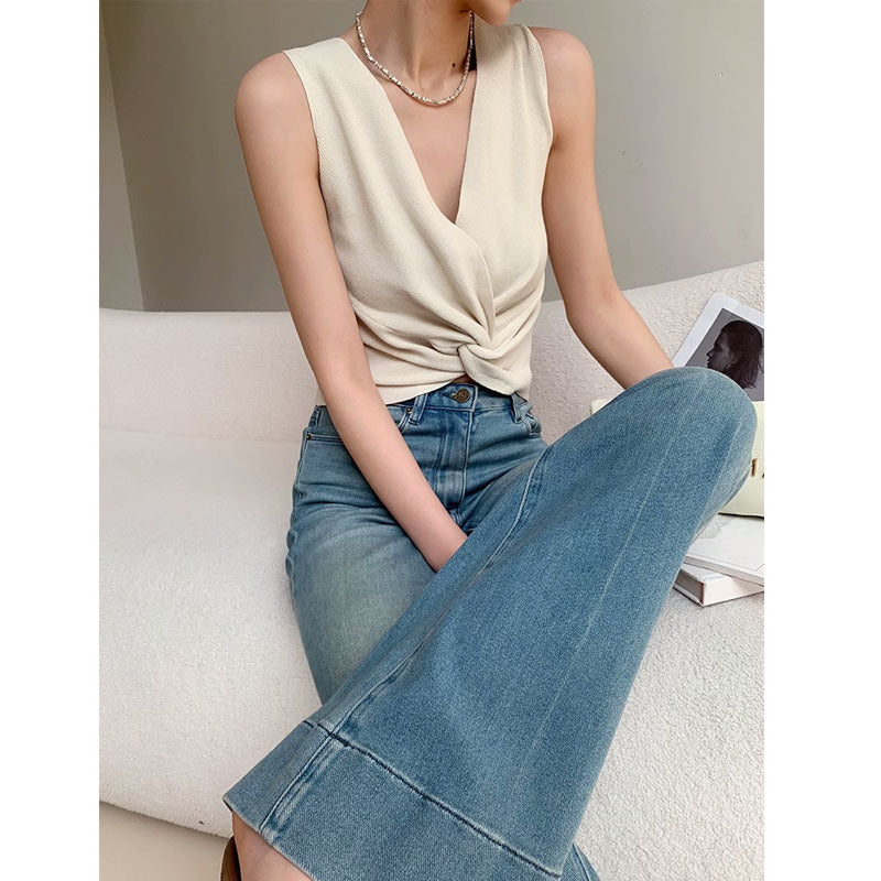 Sleek Lines – High-Waisted Flare Jeans for a Modern Silhouette French Style Temperament Retro Washed Jeans For Women