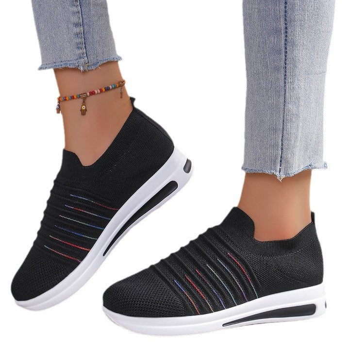 Comfortable Breathable Mesh Walking Shoes with Contrast Sole