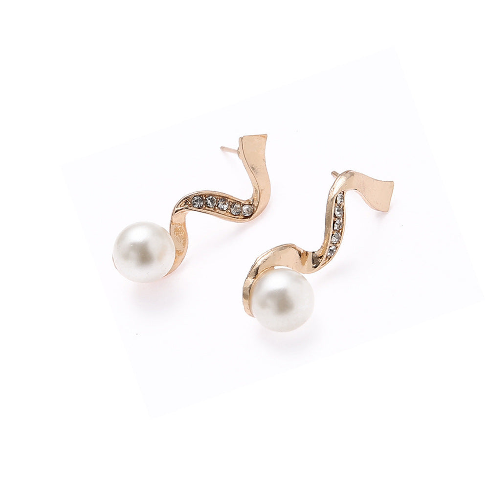 Elegant Pearl & Wavy Gold Tone Statement Necklace Set Earrings Pendant Two-piece Set Graceful Personality Pearl Combination