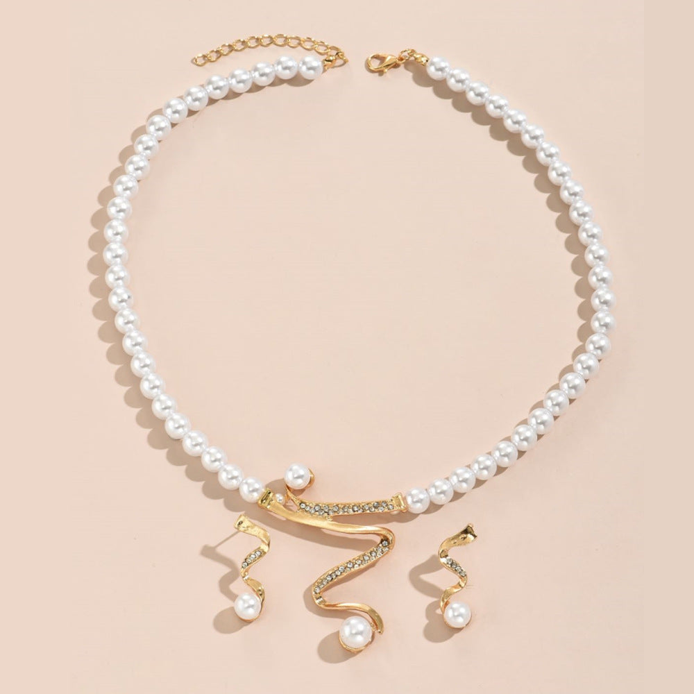 Elegant Pearl & Wavy Gold Tone Statement Necklace Set Earrings Pendant Two-piece Set Graceful Personality Pearl Combination
