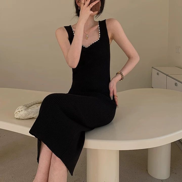 Slim Fit Niche Black Knitted Bodycon Dress Women