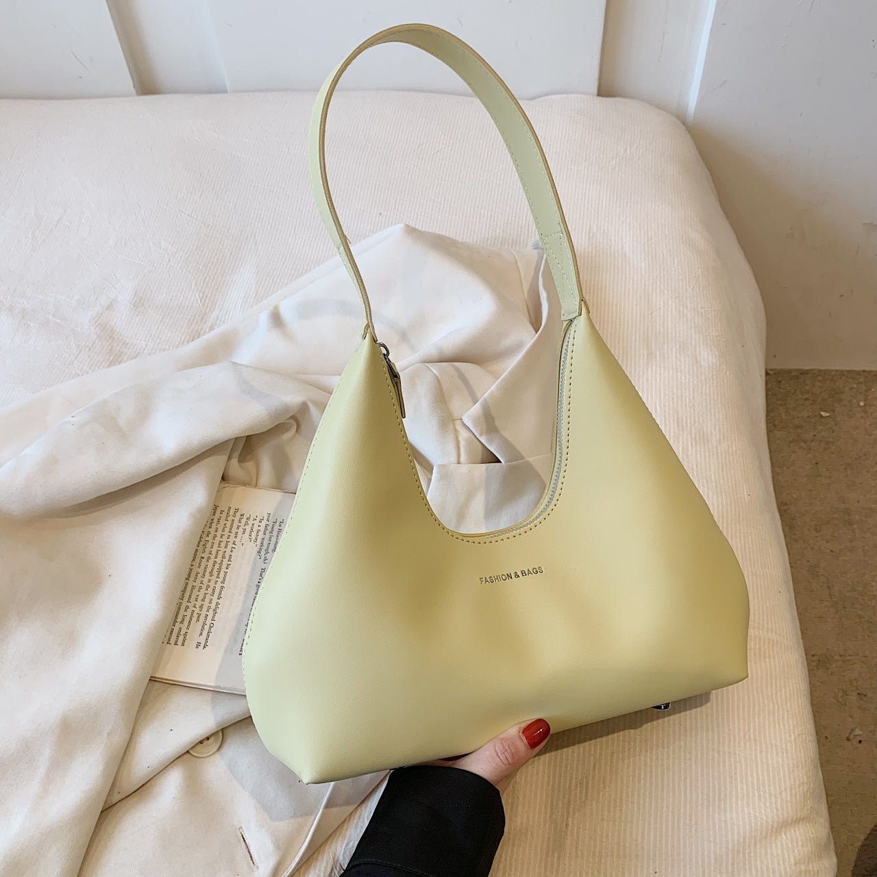 Elegant Solid Color Half Moon Handbag French European And American Retro Simplicity Shoulder Handbag