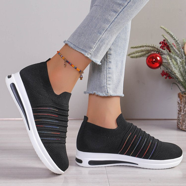 Comfortable Breathable Mesh Walking Shoes with Contrast Sole