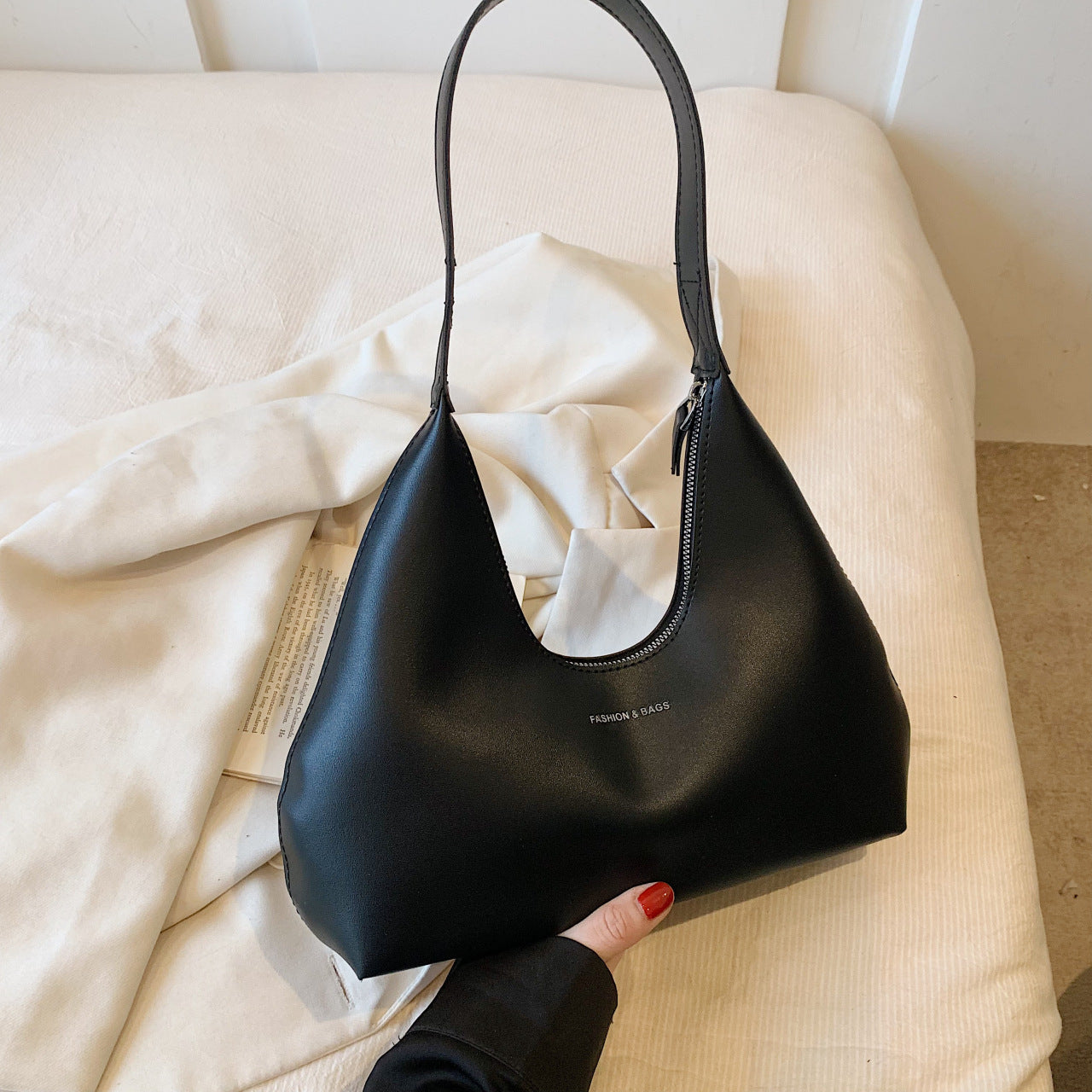 Elegant Solid Color Half Moon Handbag French European And American Retro Simplicity Shoulder Handbag