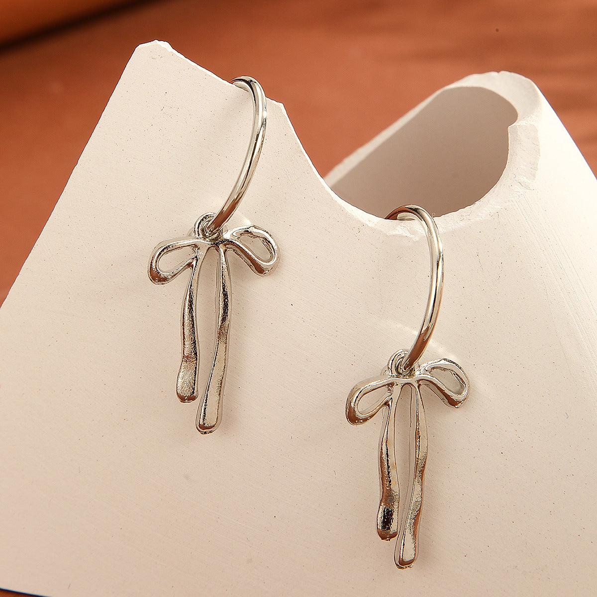 Metal Fashion Minimalist Bowknot Stud Earrings For Women's