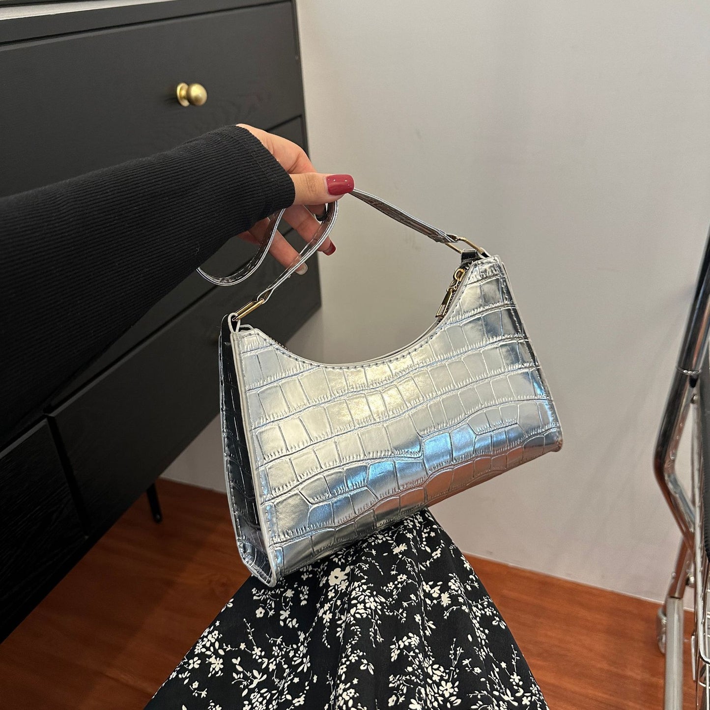Elegant Crocodile Textured Shoulder Purse | Perfect for Day or Night Embossed Underarm Stone Pattern Candy Color Shoulder Bag