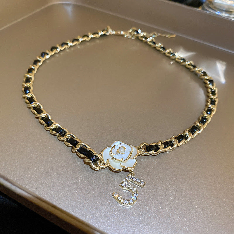 Retro Elegant Leather Winding Chain Diamond Magnetic Necklace
