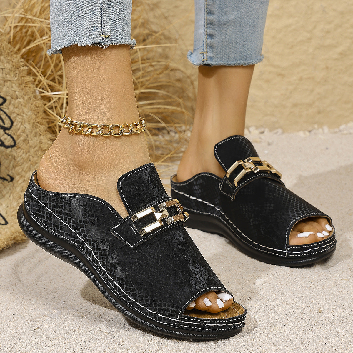 Stylish Flat Slide Sandals with Buckle Detail - Leopard Print & Solid Black Slippers Cool Beach Leopard Slippers