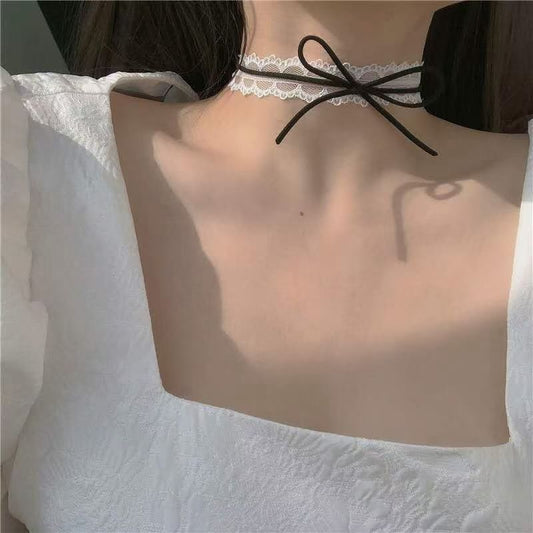 White And Black Lace Lace-up Short Clavicle Chain