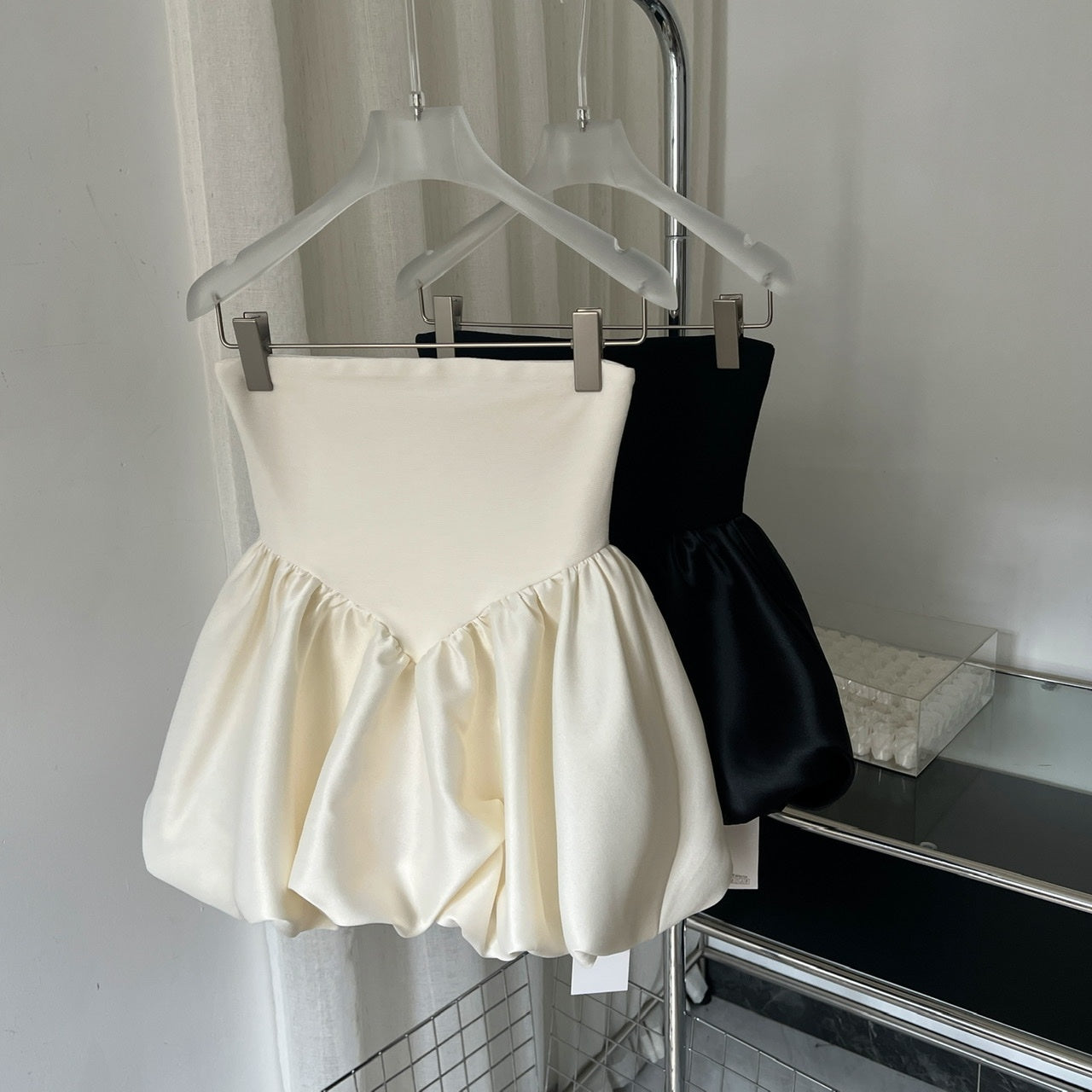 Luxury Satin Strapless Bubble Mini Dress – Elegant Party & Evening Wear Summer New Korean Style Slim Fit French Sexy Top