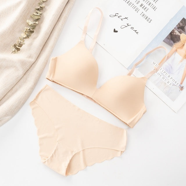 Invisible Edge Hipster Briefs Soft Stretch Seamless Low Rise Briefs Fashion Seamless Gather Girls Bra Set