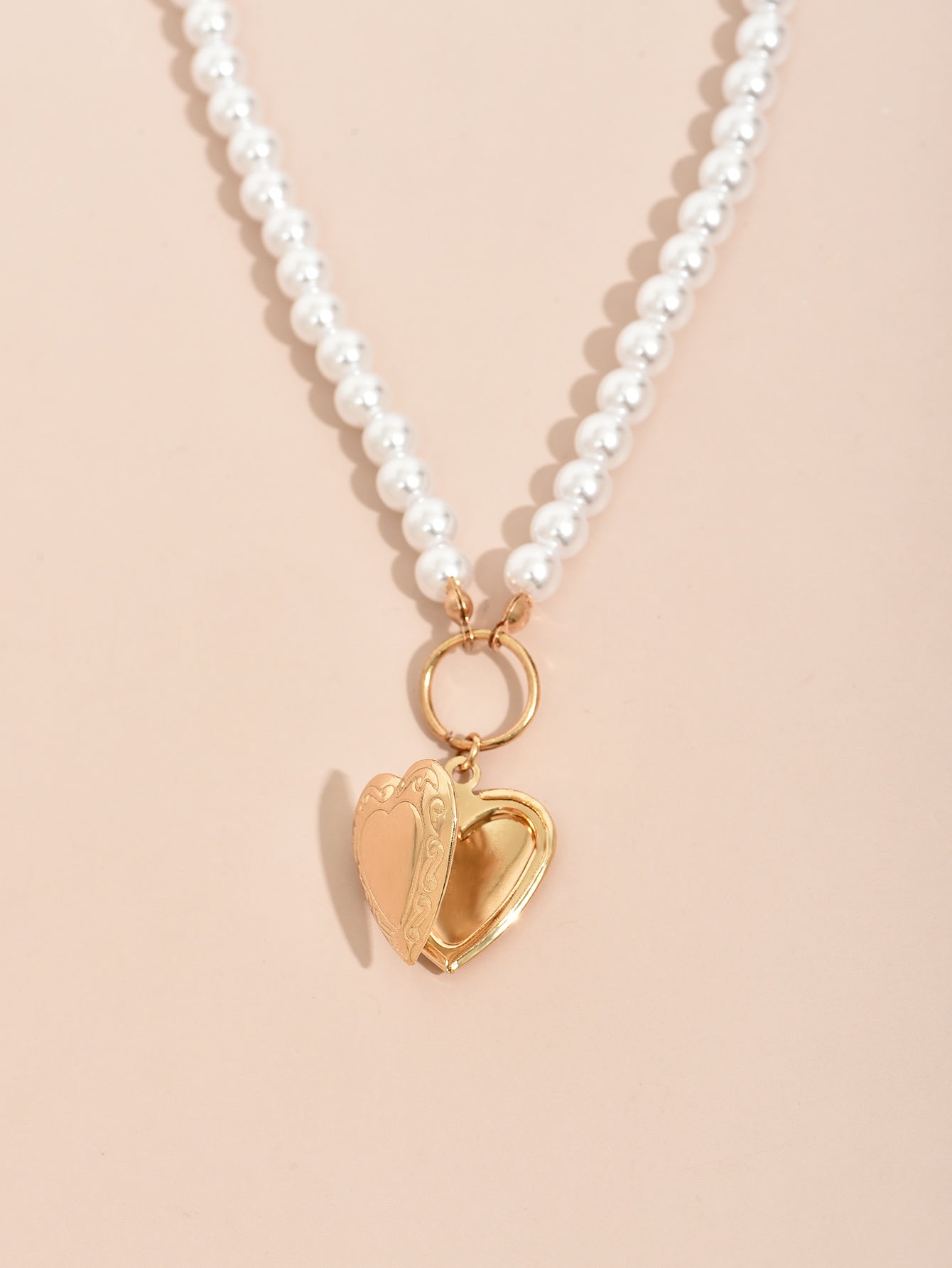 Romantic Pearl Heart Pendant Necklace – Vintage-Inspired Choker Fashion Necklace Cold Wind Clavicle Chain For Women's