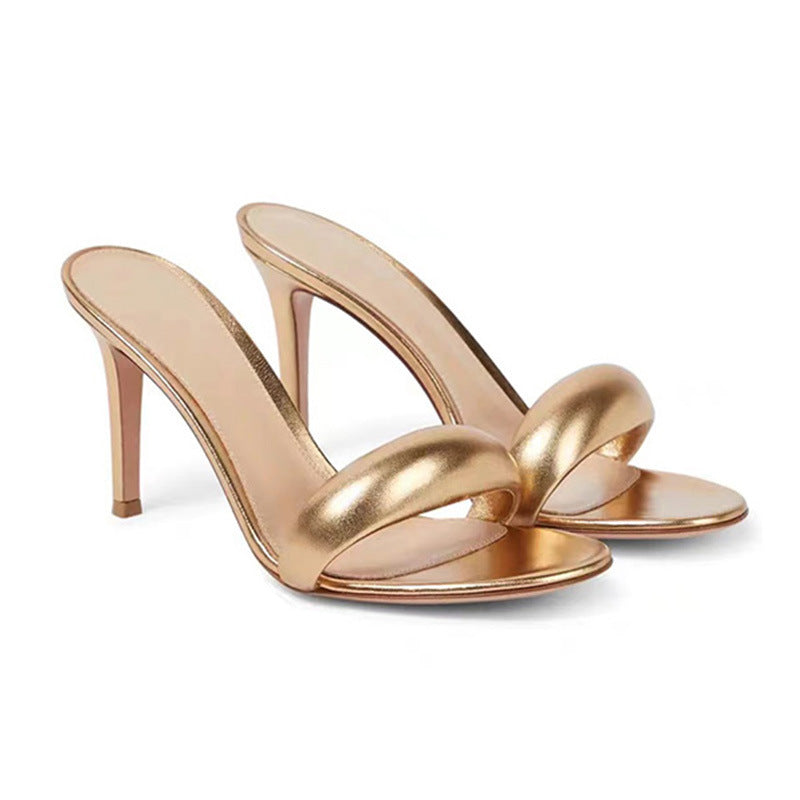 Chic Curve Heels – Elegance with an Edge Plus Size One-line Round Head Woman High-heeled Shoes