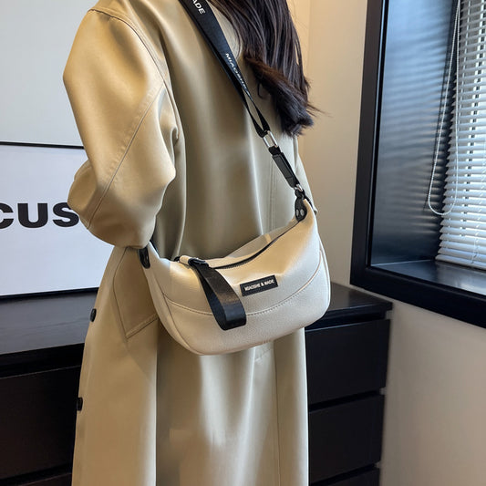 Two-Tone Urban Crescent Shoulder Bag – Street Style Essential Best-selling Crossbody Bags Versatile Dumpling Bag