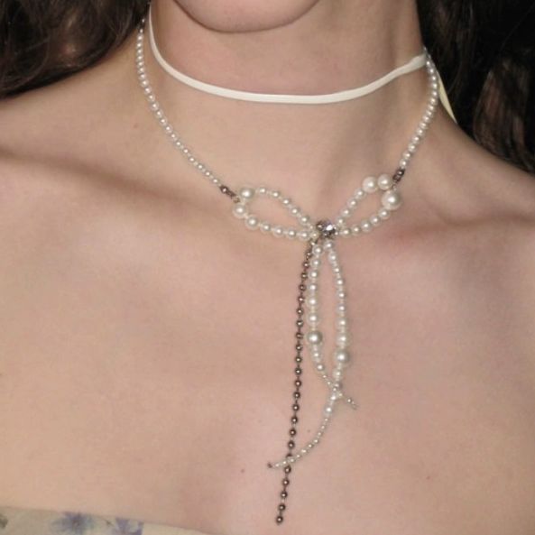 Stringed Pearls Design Bow Chain Leather String Necklace For Women's
